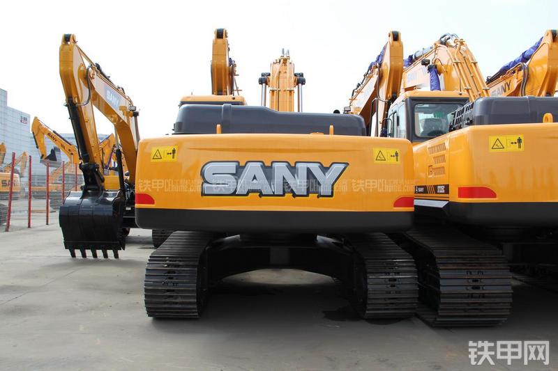 三一重工SY265C-9挖掘机整机外观