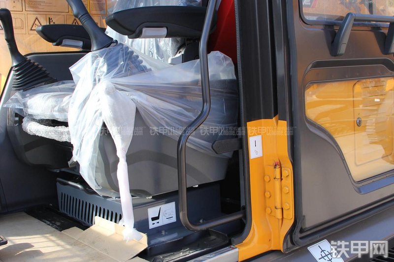 三一重工SY305C-9H挖掘机局部