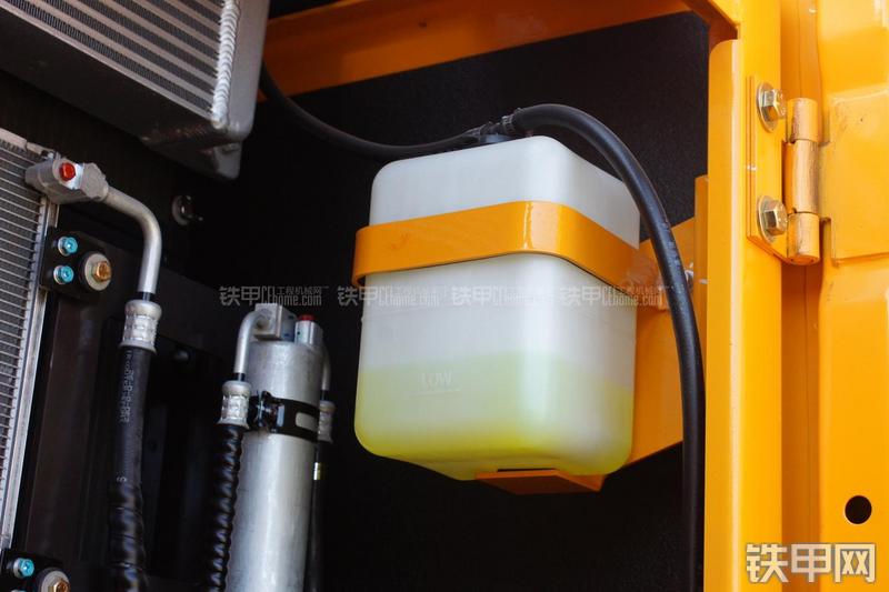 三一重工SY305C-9H挖掘机局部