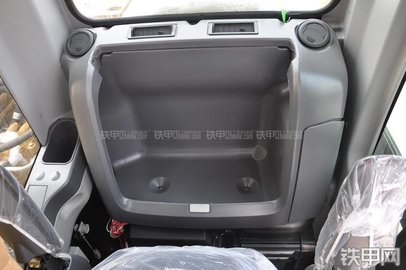 卡特彼勒320D2液压挖掘机局部