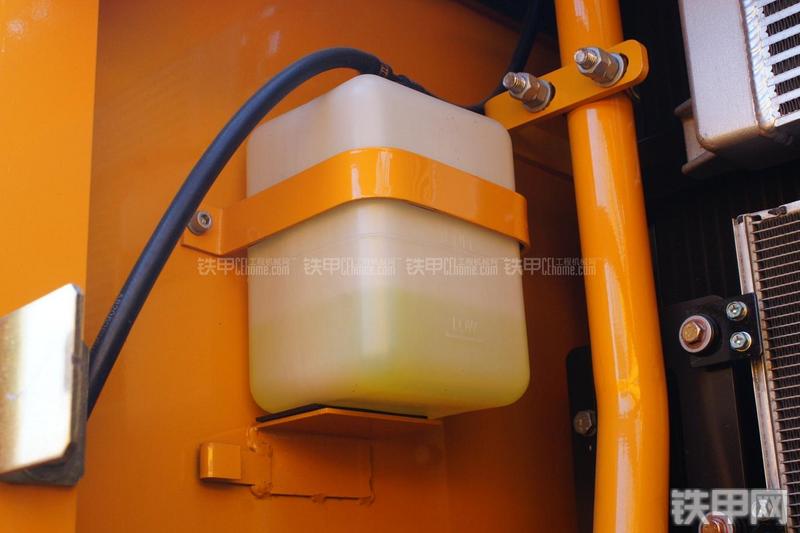 三一重工SY235C-9挖掘机局部