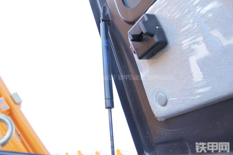 三一重工SY305C-9H挖掘机局部