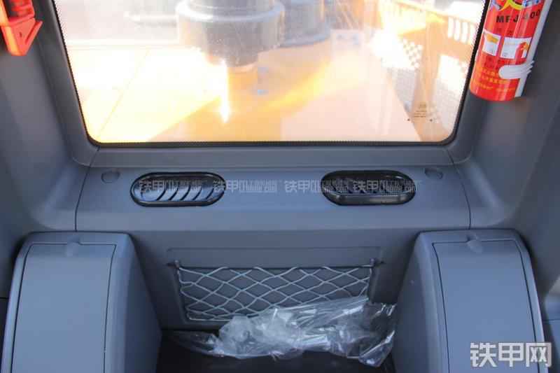 三一重工SY305C-9H挖掘机局部