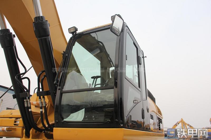 卡特彼勒340DL液压挖掘机局部