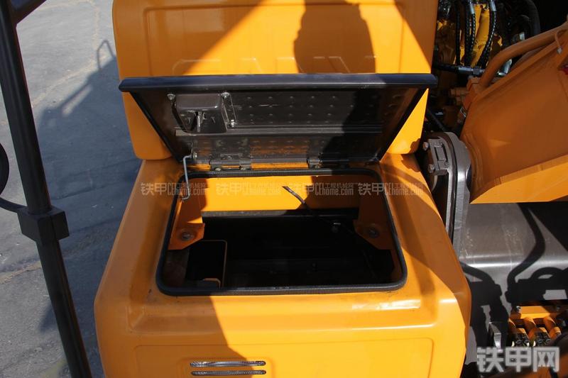 三一重工SY155C-9挖掘机局部