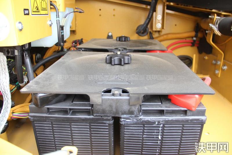 卡特彼勒340DL液压挖掘机局部