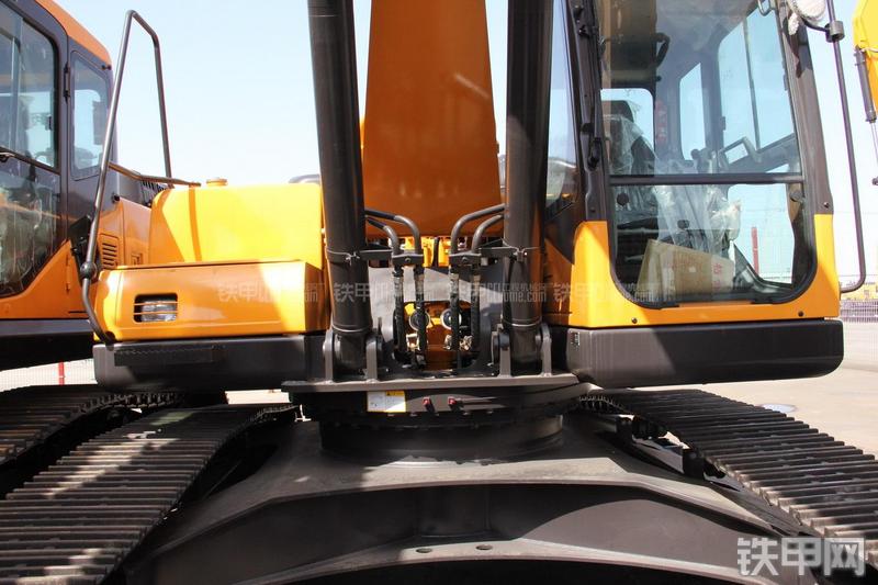 三一重工SY265C-9挖掘机局部