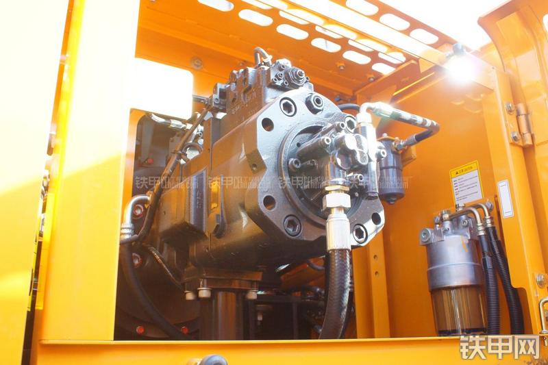 三一重工SY305C-9H挖掘机局部