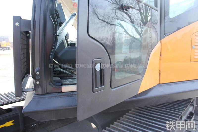 三一重工SY155C-9挖掘机局部