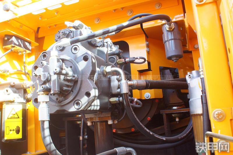 三一重工SY305C-9H挖掘机局部