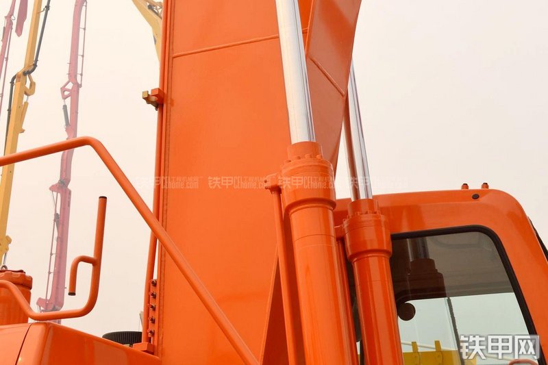 迪万伦DH210W-7挖掘机局部