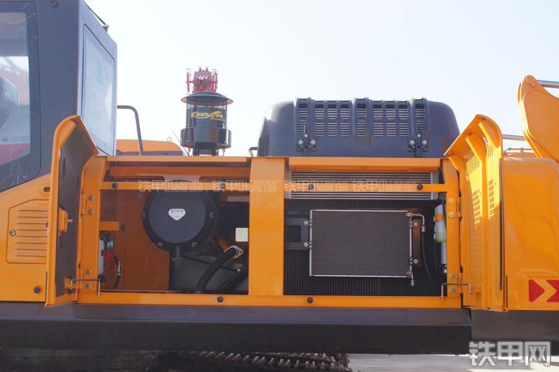 三一重工SY305C-9H挖掘机局部