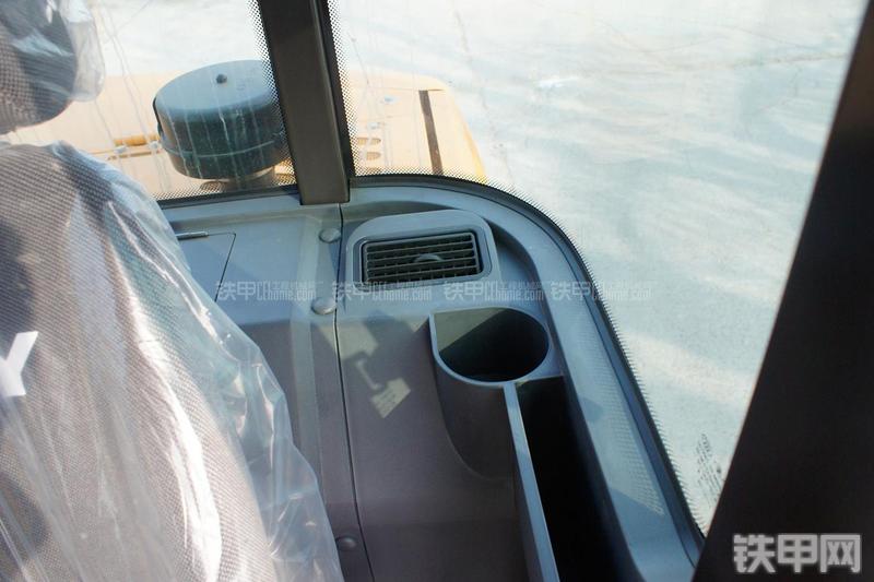 三一重工SY65C-9挖掘机局部