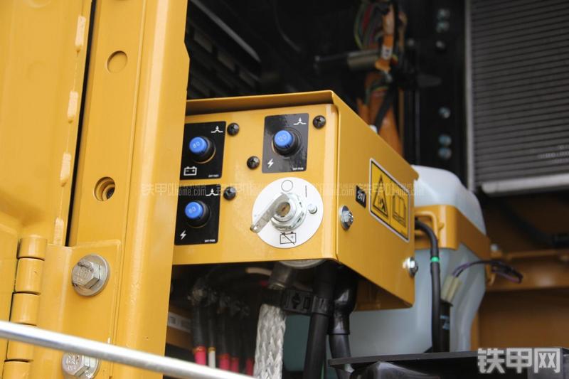 卡特彼勒340DL液压挖掘机局部