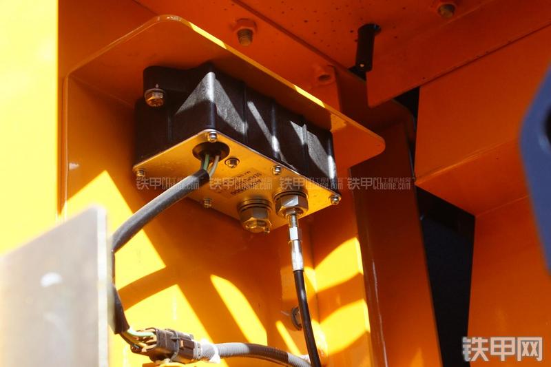 三一重工SY305C-9H挖掘机局部