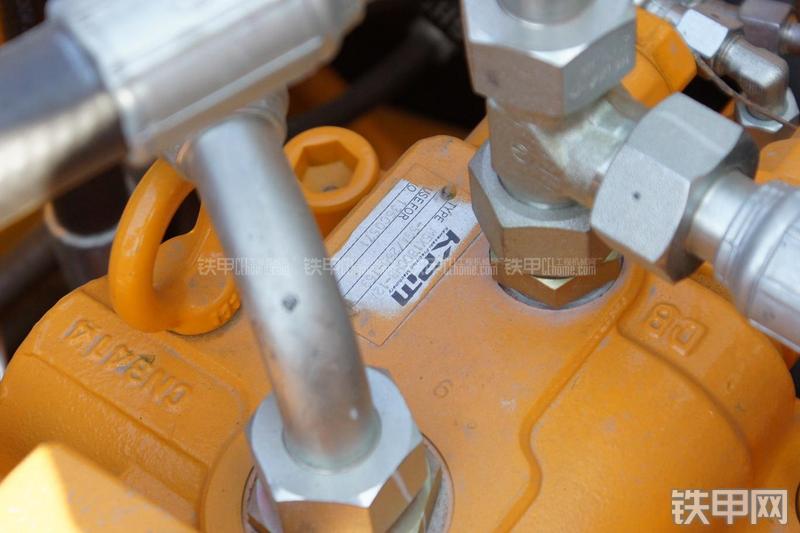 三一重工SY235C-9挖掘机局部