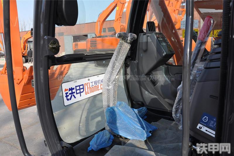 日立ZX70-5G挖掘机局部