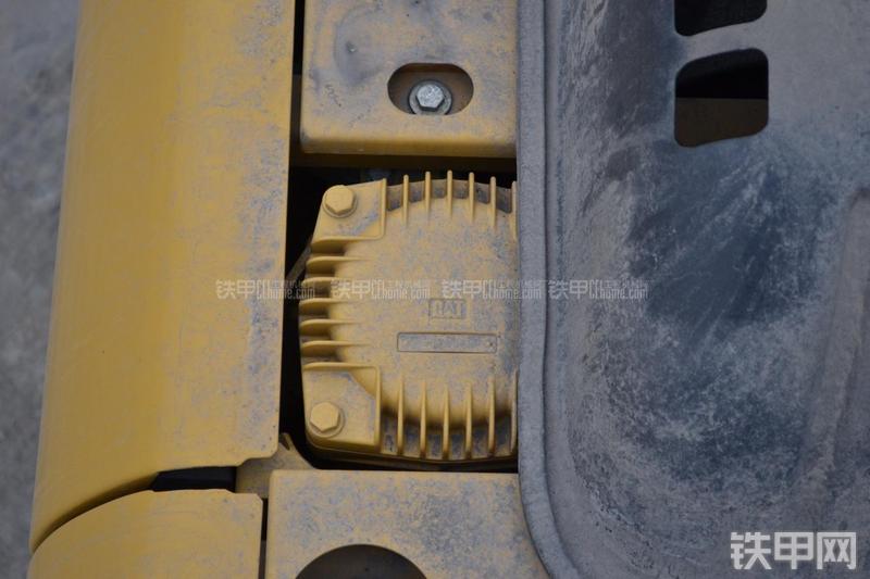 卡特彼勒323DL挖掘机局部