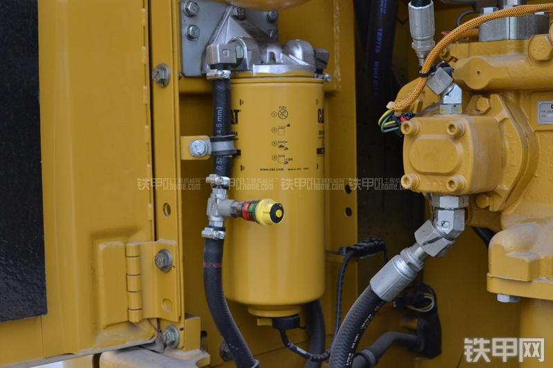 卡特彼勒323DL挖掘机局部