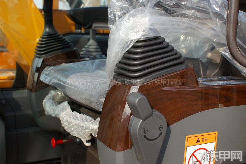 三一重工SY65C-9挖掘机局部