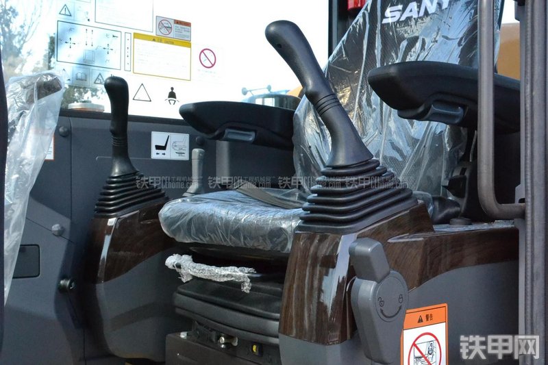 三一重工SY55C-9挖掘机局部