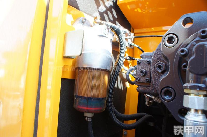 三一重工SY235C-9挖掘机局部