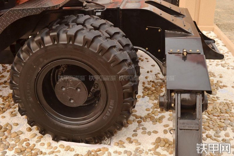 迪万伦DH210W-7挖掘机局部