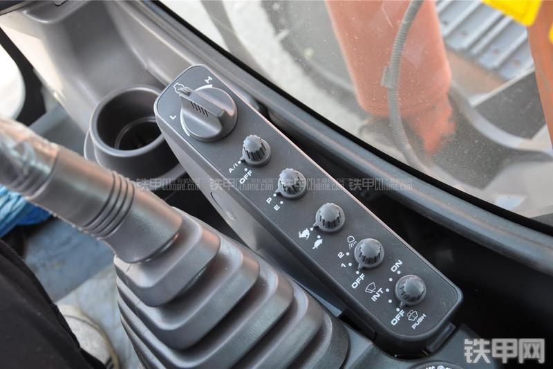 日立ZX70-5G挖掘机局部