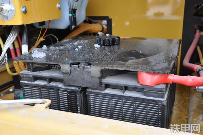 卡特彼勒320D2液压挖掘机局部