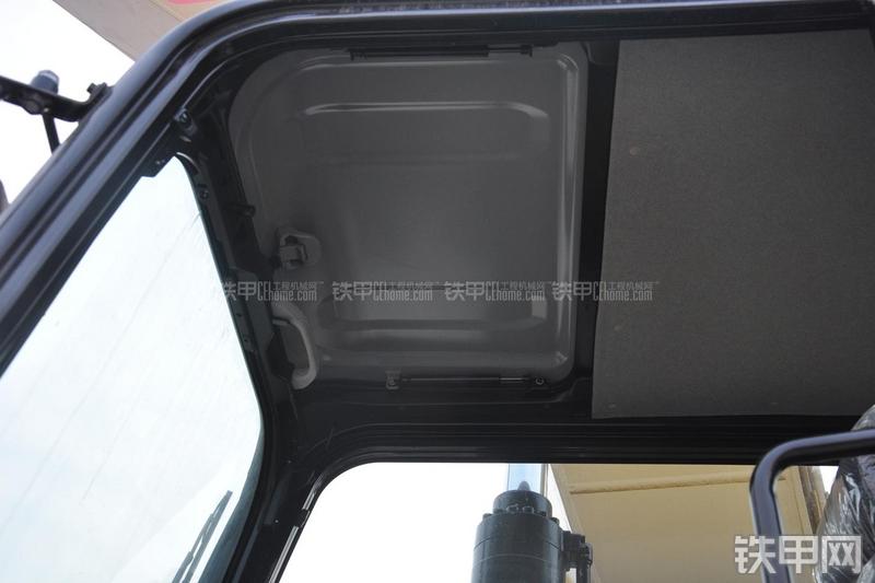 卡特彼勒320D2液压挖掘机局部