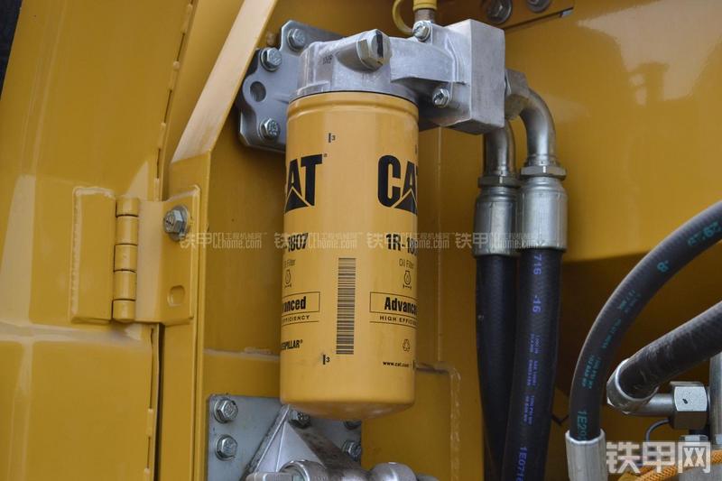 卡特彼勒323DL挖掘机局部