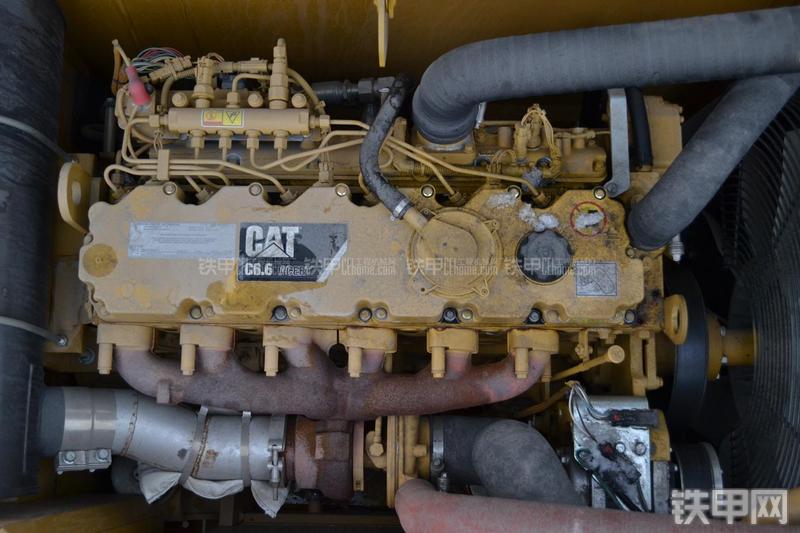 卡特彼勒323DL挖掘机局部