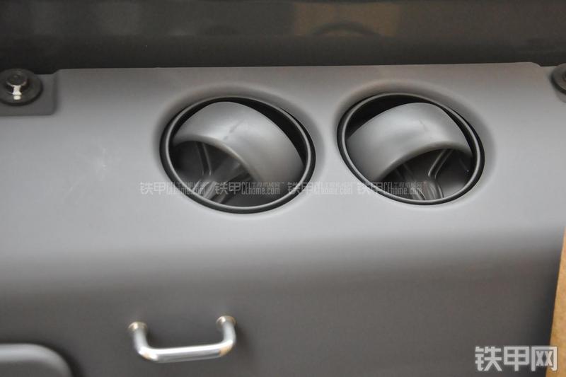 小松PC60-8B挖掘机局部