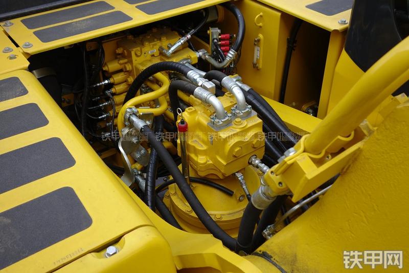 小松PC300-7挖掘机局部