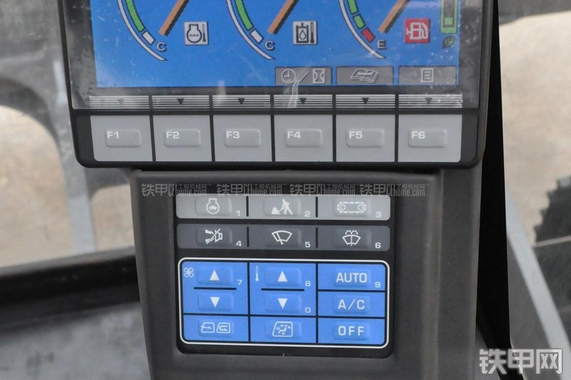 小松PC60-8B挖掘机局部