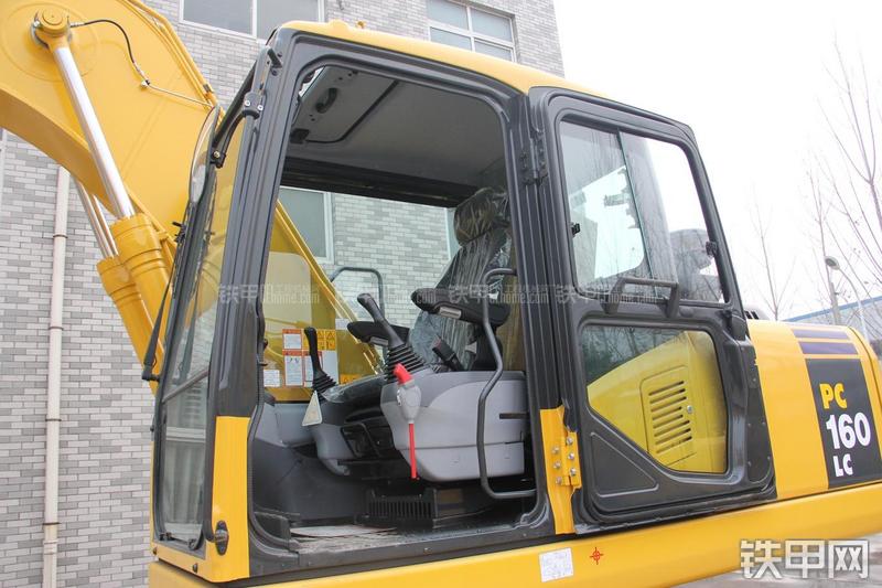 小松PC160LC-7挖掘机局部