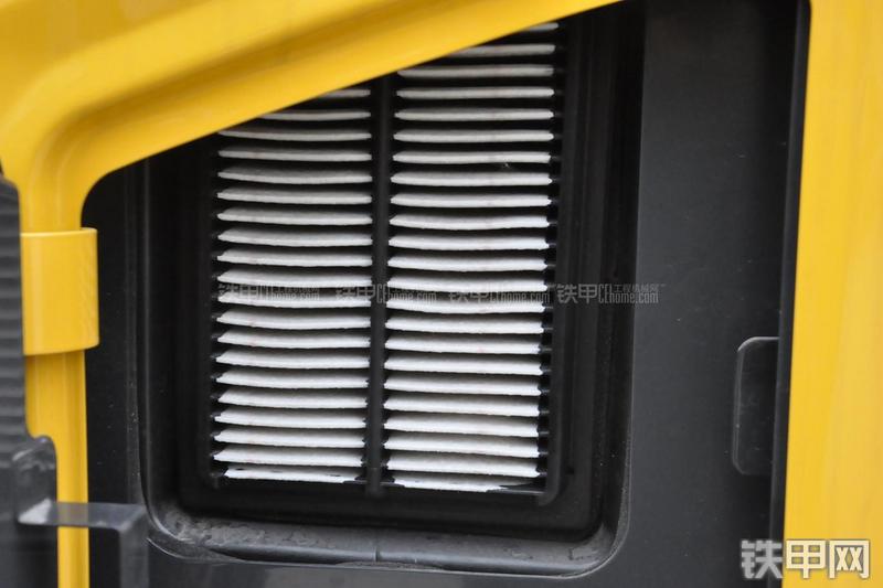 小松PC60-8B挖掘机局部