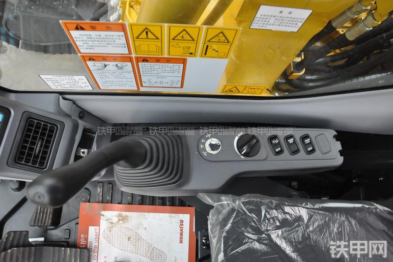 小松PC110-7挖掘机局部