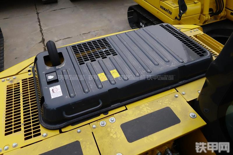 小松PC130-7挖掘机局部