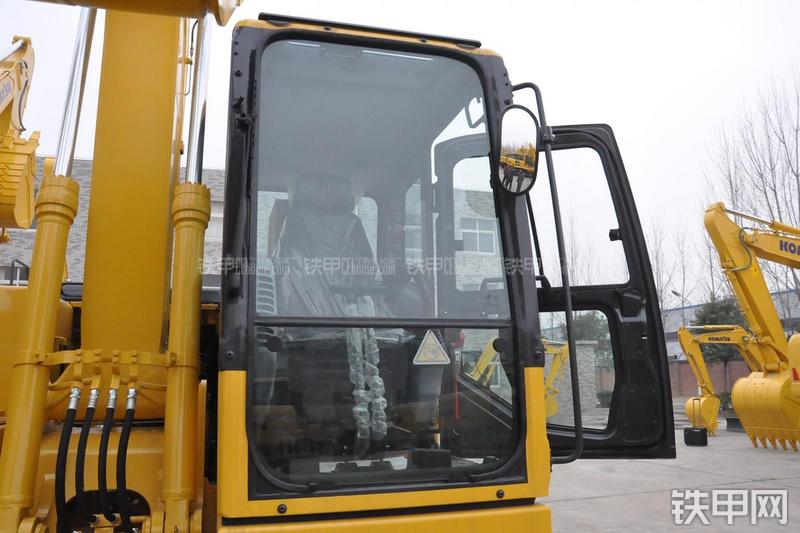 小松PC110-7挖掘机局部