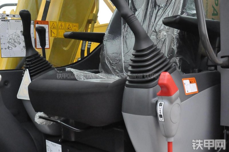 小松PC60-8B挖掘机局部