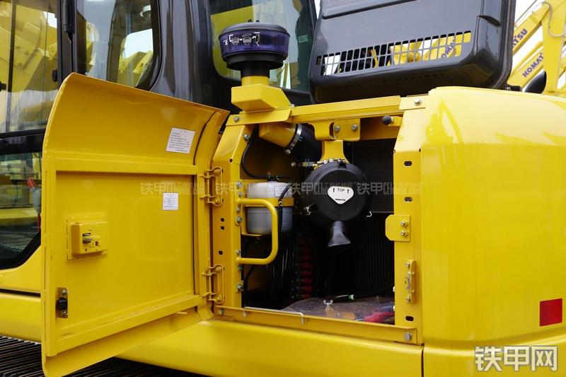 小松PC130-7挖掘机局部