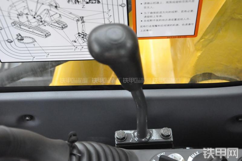 小松PC60-8B挖掘机局部