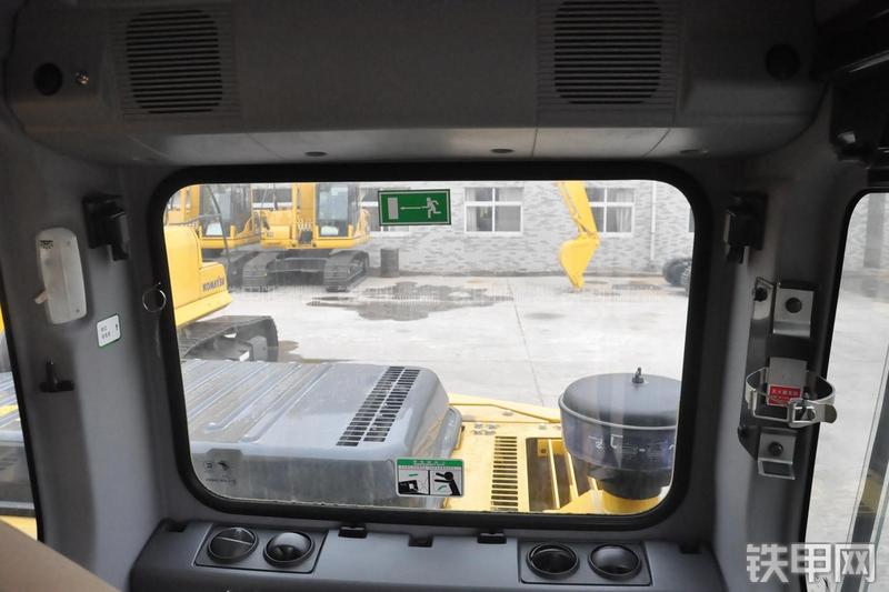 小松PC110-7挖掘机局部