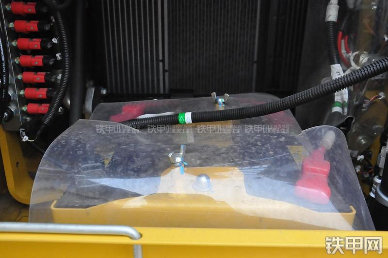 小松PC110-7挖掘机局部