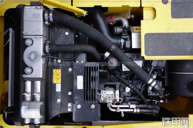 小松PC130-7挖掘机局部