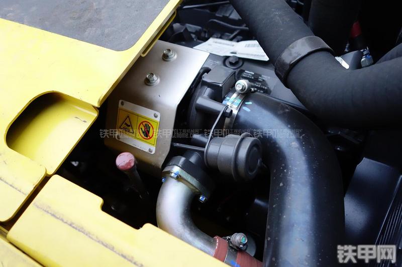 小松PC130-7挖掘机局部