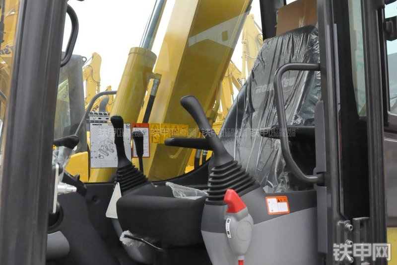 小松PC60-8B挖掘机局部