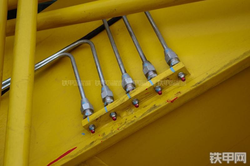 小松PC300-7挖掘机局部