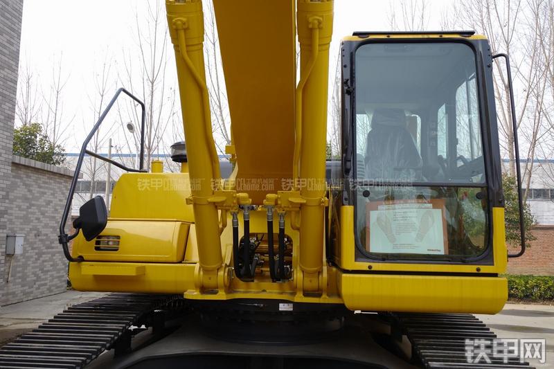 小松PC300-7挖掘机局部